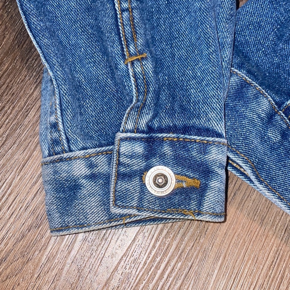 Invisible Jean jacket, size large - Picture 4 of 8